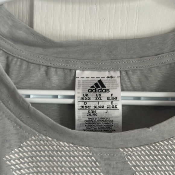 ADIDAS athletic tshirt - Picture 3 of 4